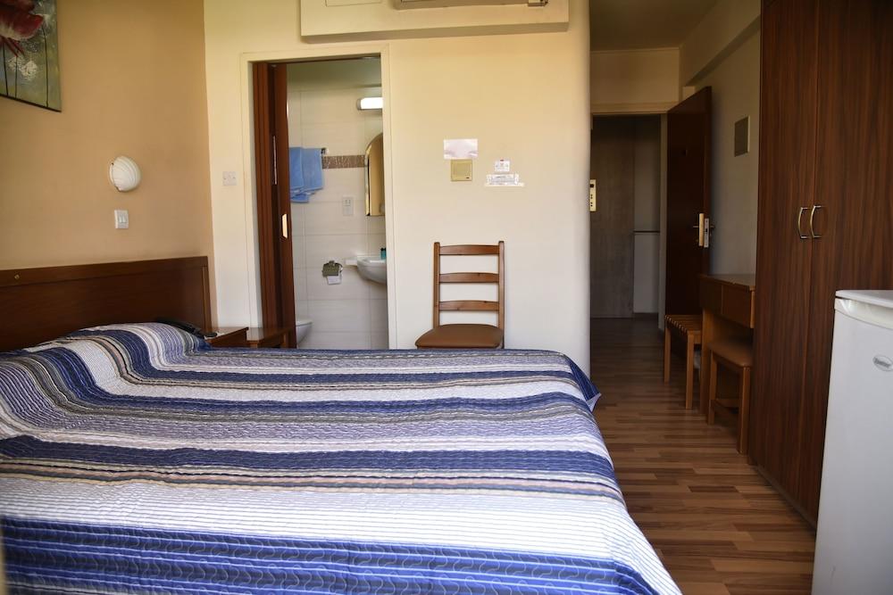 Elysso Hotel Larnaca Exterior photo